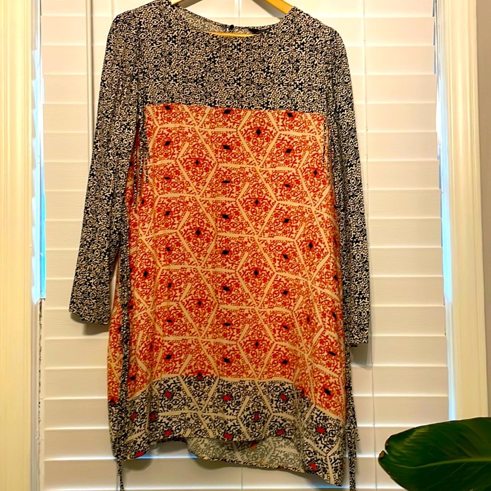 Zara mini dress, super cute and flattering. Size L.